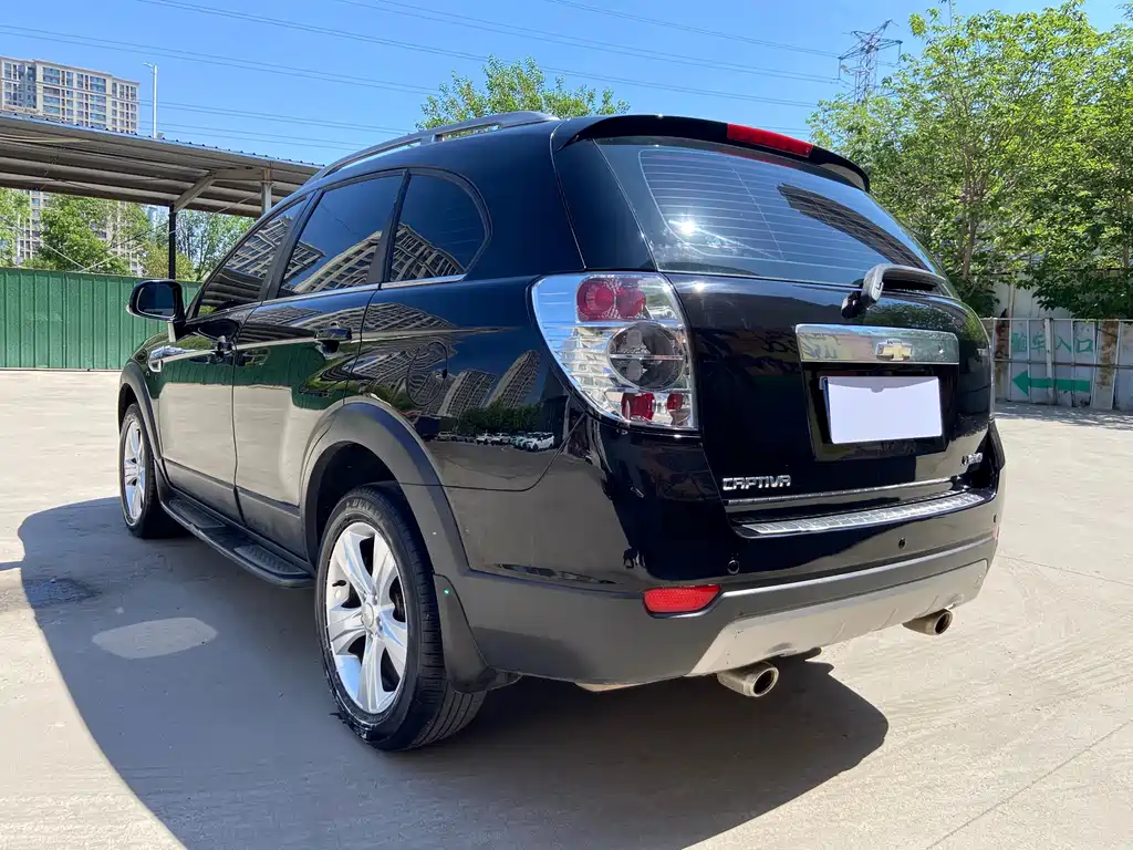 Chevrolet Captiva 2013 2.4L 7 мест