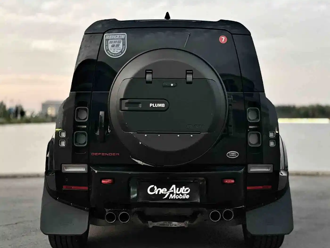 Land Rover Defender