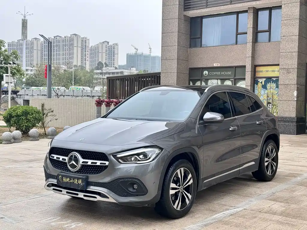 MERCEDES-BENZ GLA