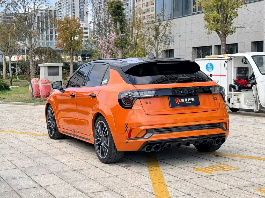 LYNK & CO. 02 HATCHBACK