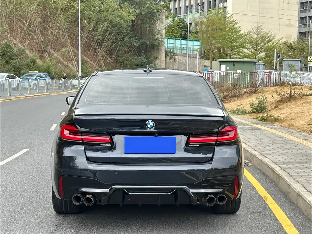 BMW 5 SERIES