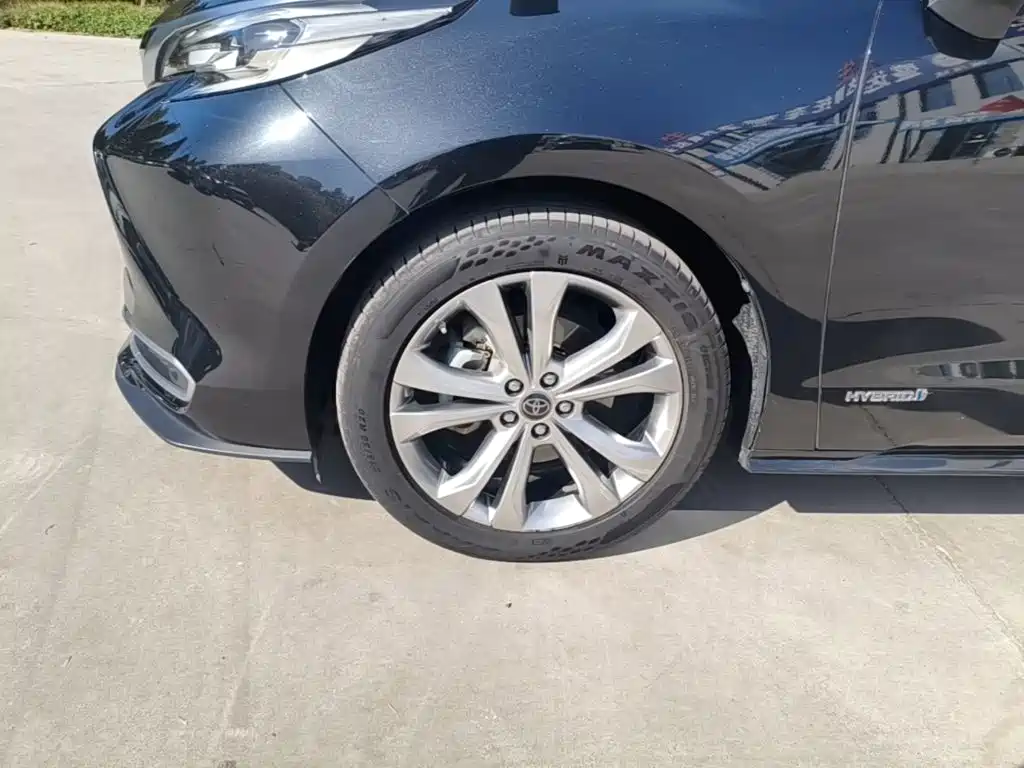 Toyota Sienna — миниатюра 23