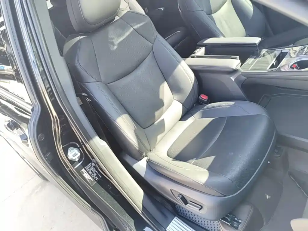 Toyota Sienna — миниатюра 25