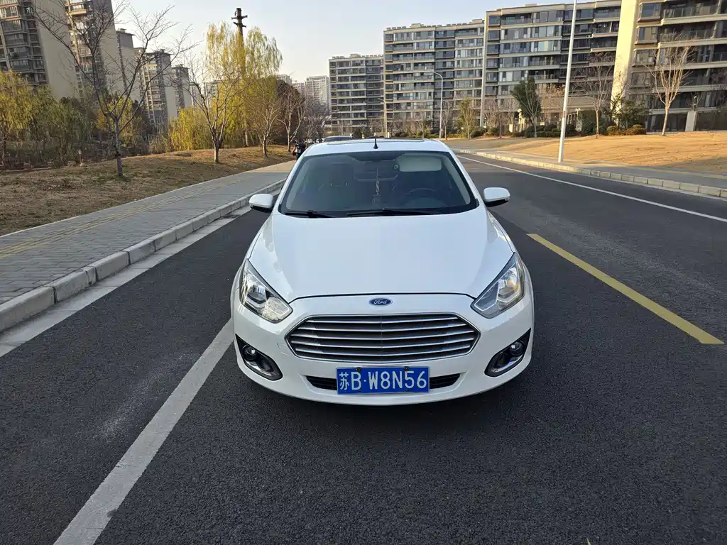 Ford Escort 2015