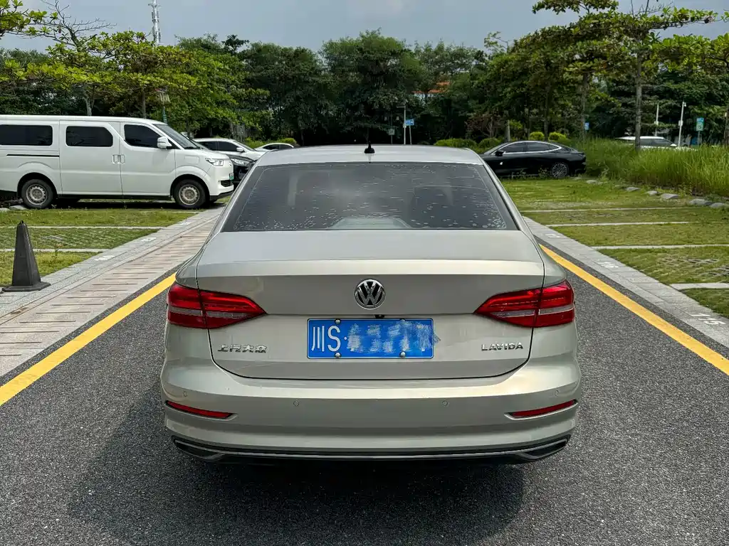 Volkswagen Lavida — миниатюра 4