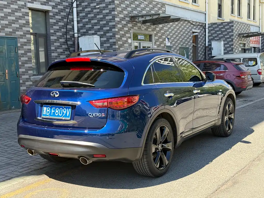 Infiniti QX70 2015 3.7L