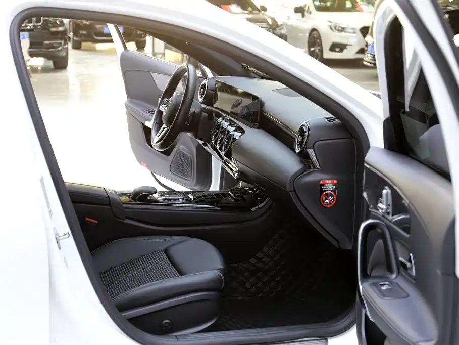 MERCEDES-BENZ A CLASS