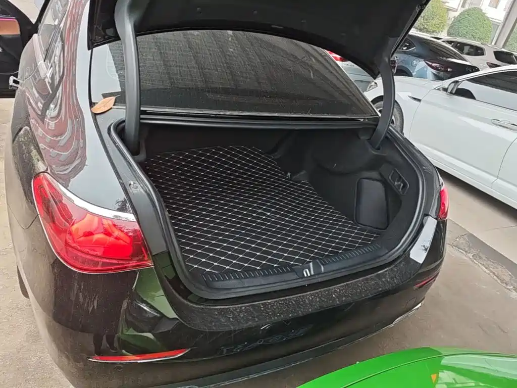 Mercedes-Benz E-Class — миниатюра 19