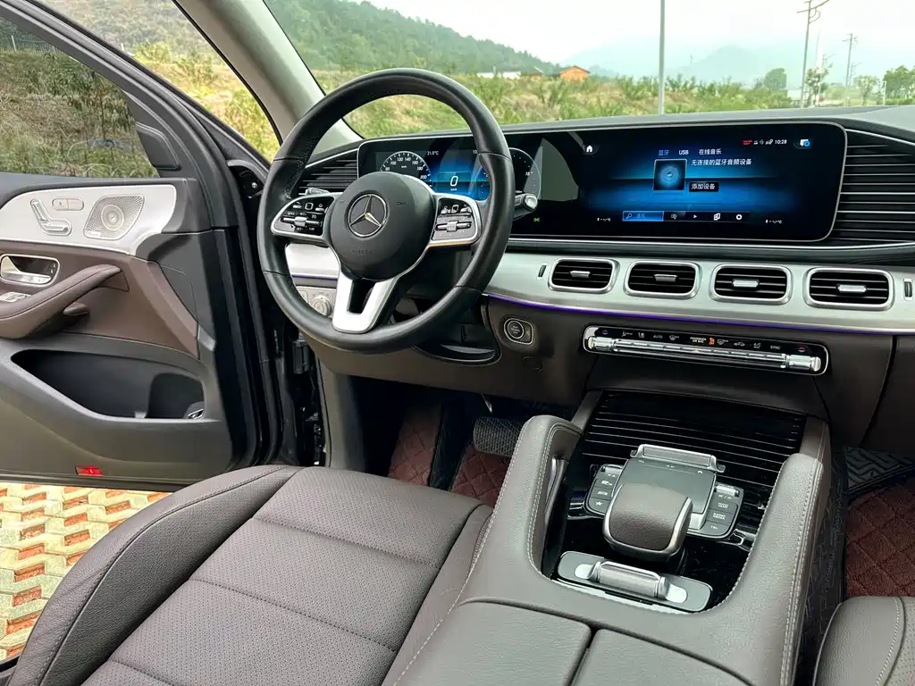 Mercedes-Benz GLE (Import) — миниатюра 13