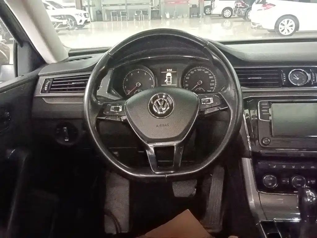 Volkswagen Passat 2016 330TSI DSG