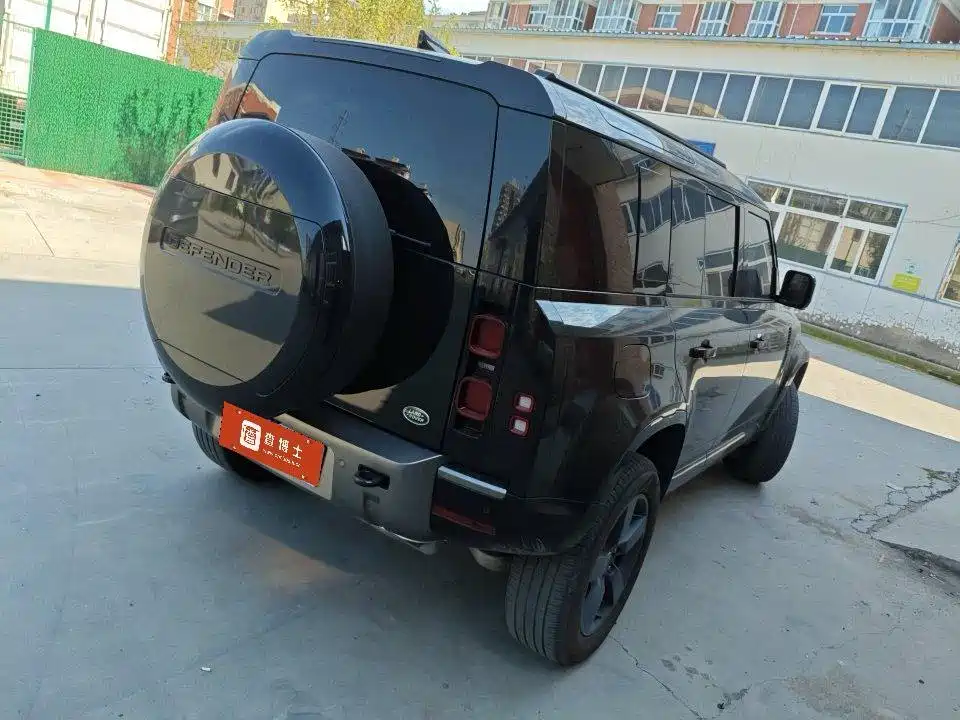 Land Rover Defender — миниатюра 7