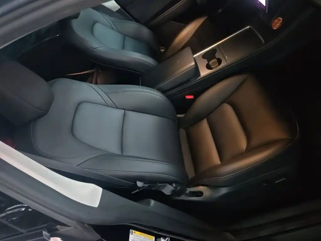 Tesla Model Y — миниатюра 25