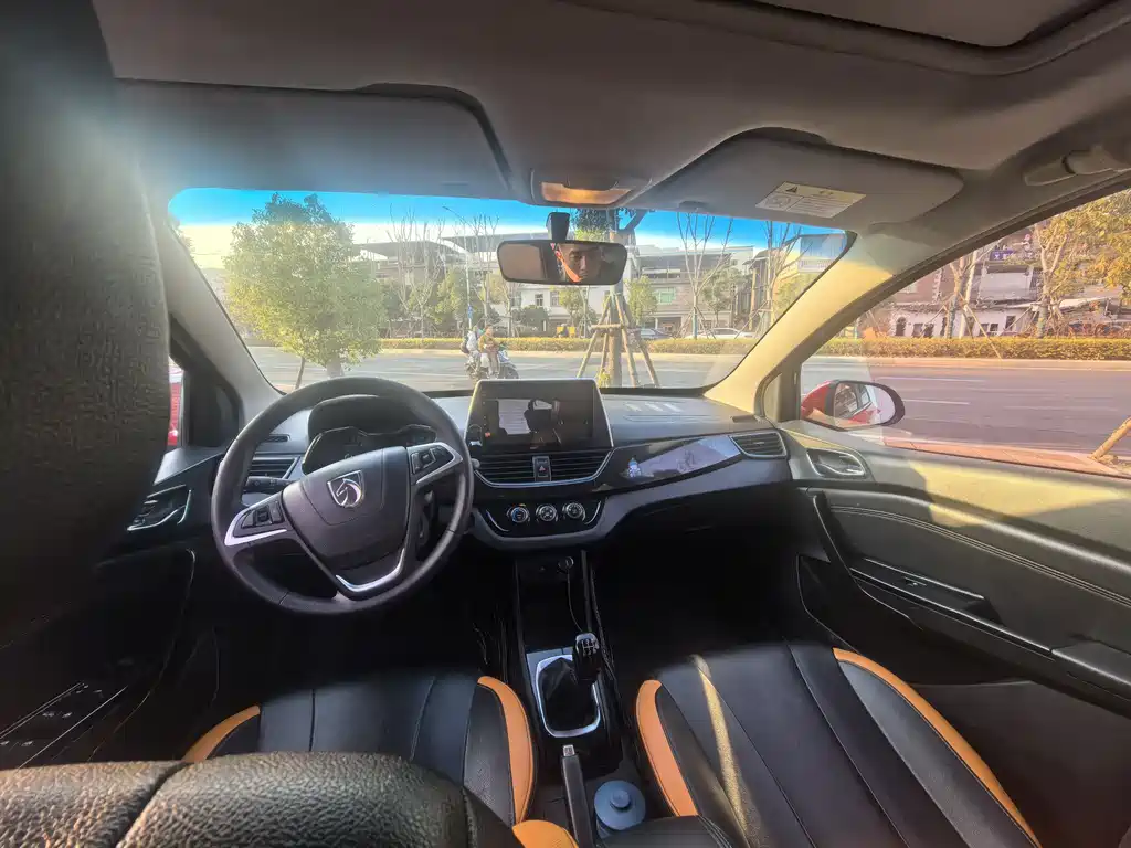 Baojun 310 2016 1.2L MT Luxury