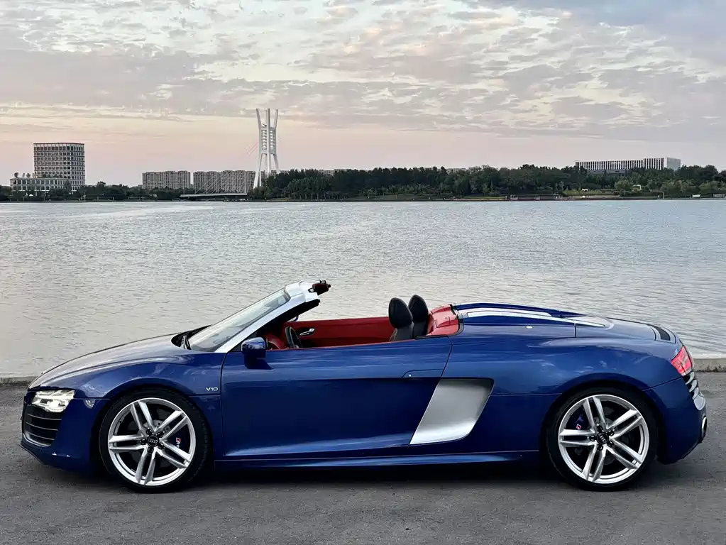 Audi R8 — миниатюра 7