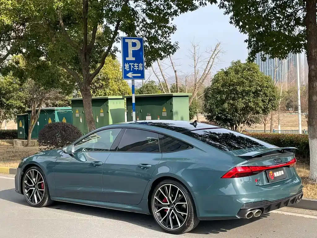 AUDI S7
