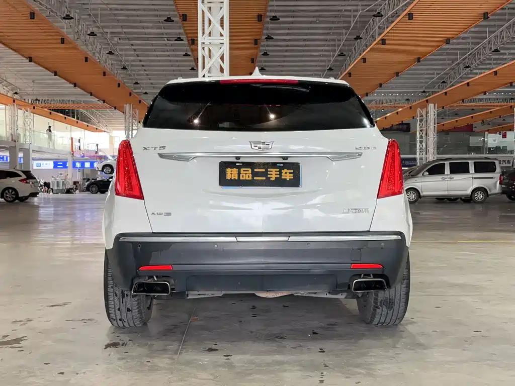 CADILLAC XT5