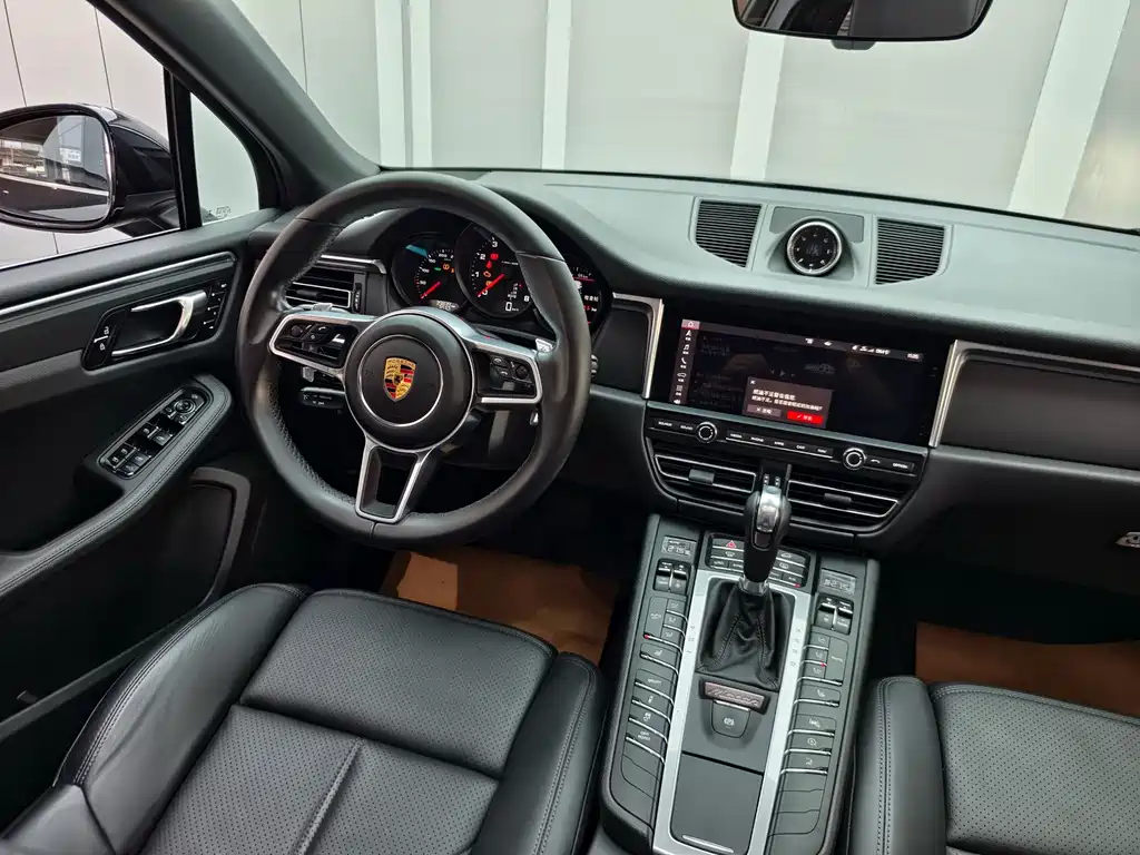 Porsche Macan — миниатюра 7