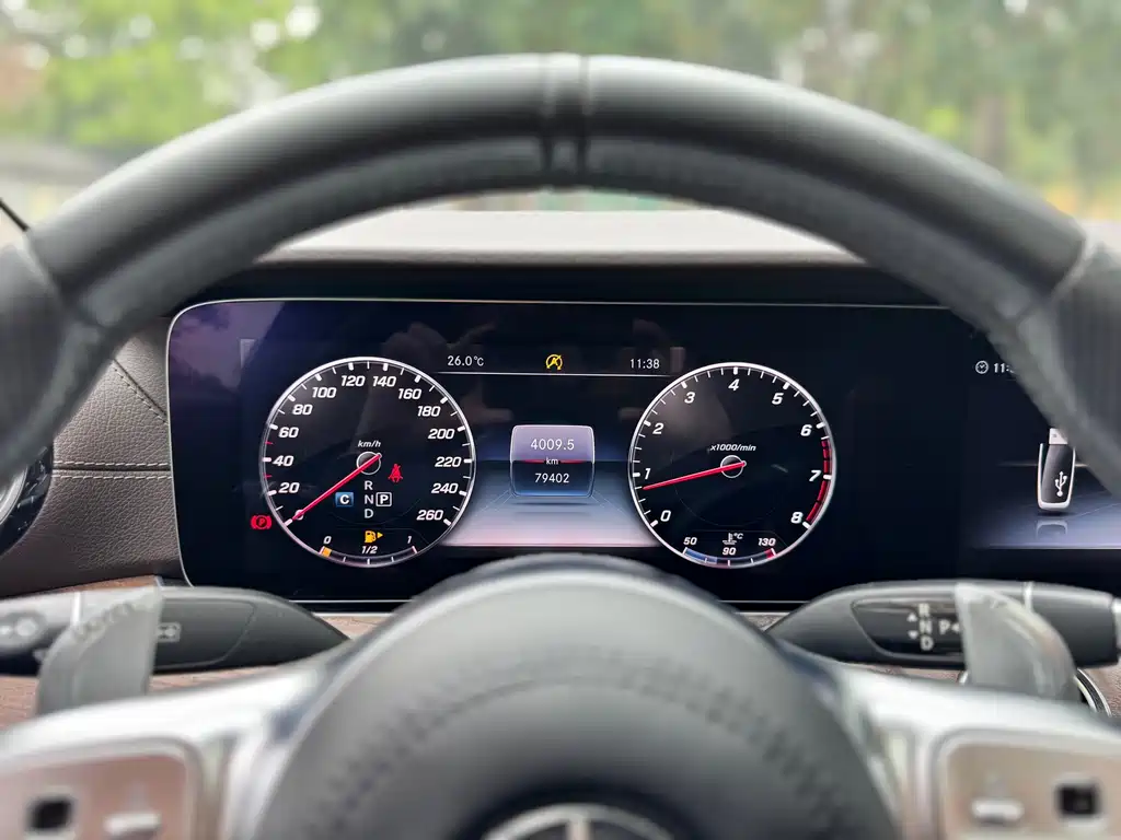 MERCEDES-BENZ E CLASS