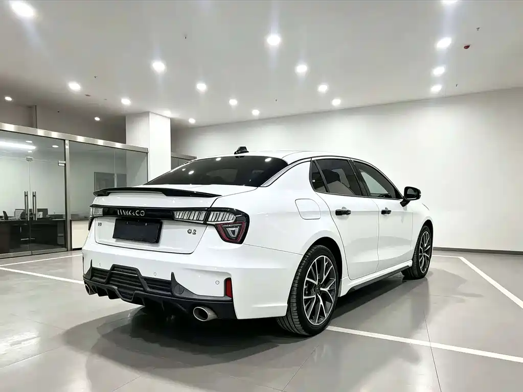 Lynk & Co 03 — миниатюра 7
