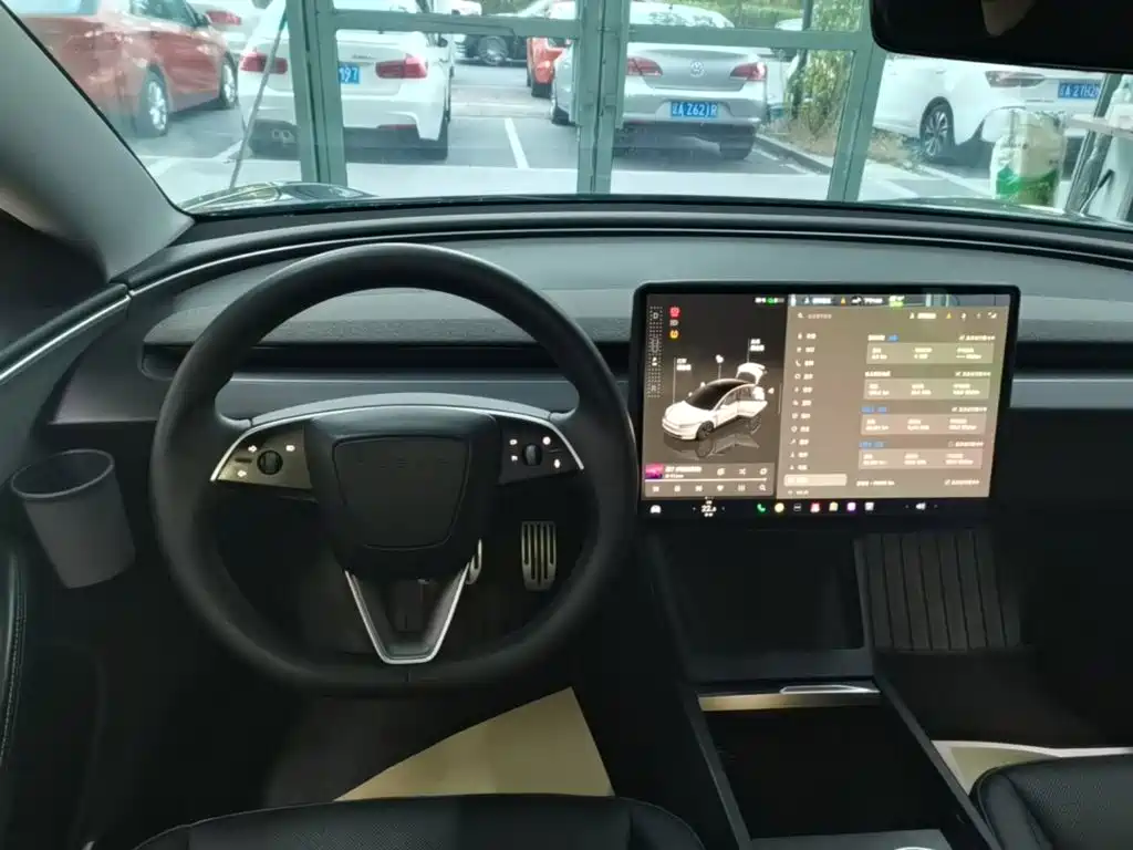 Tesla Model 3 — миниатюра 14