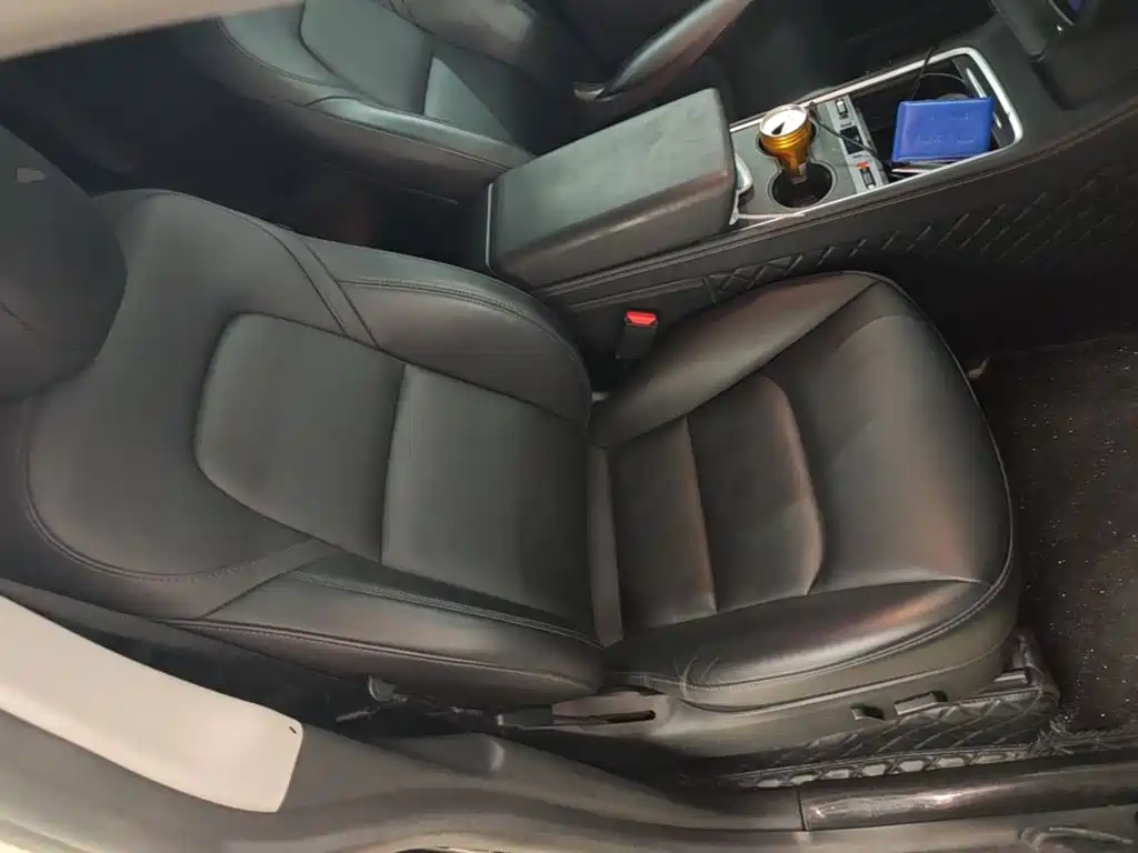 Tesla Model Y — миниатюра 25