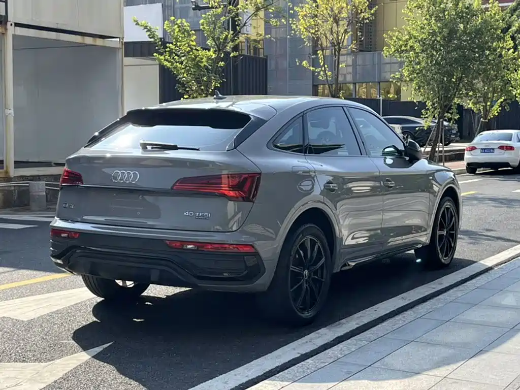 Audi Q5L Sportback — миниатюра 12