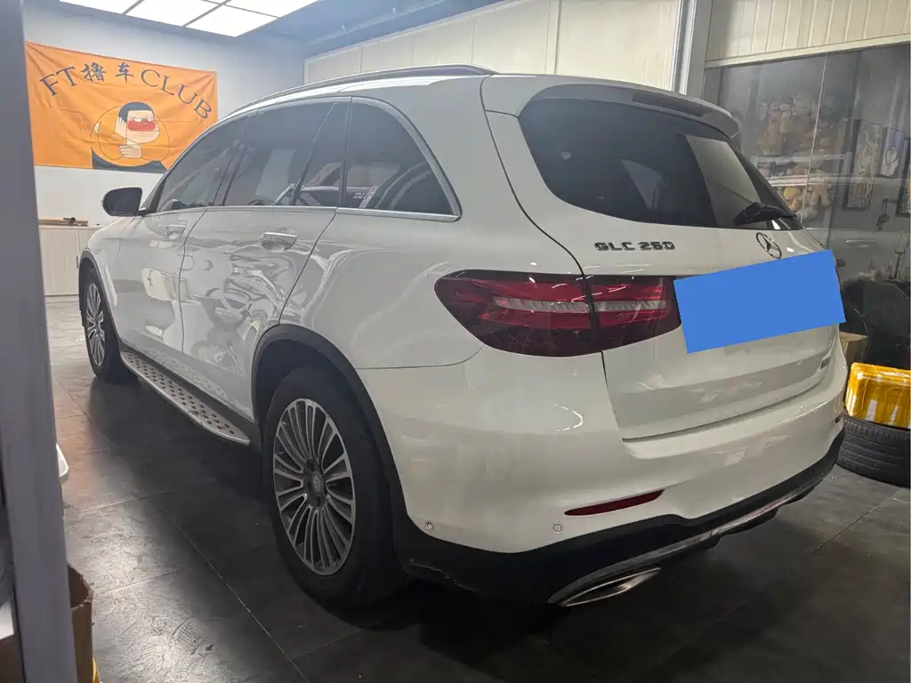 MERCEDES-BENZ GLC