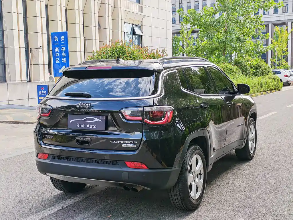 Jeep Compass — миниатюра 4