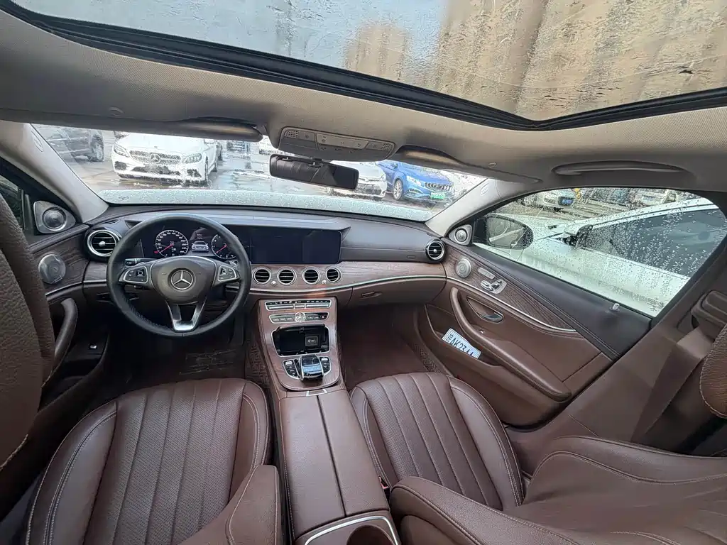 MERCEDES-BENZ E CLASS