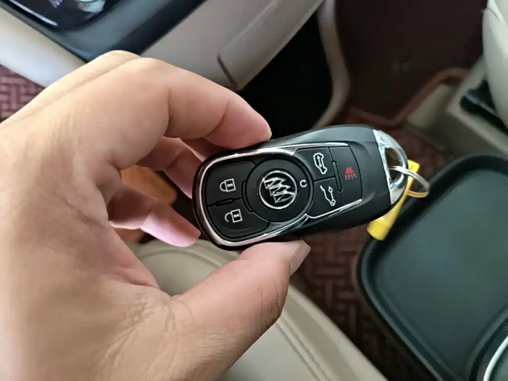 Buick GL8 — миниатюра 9