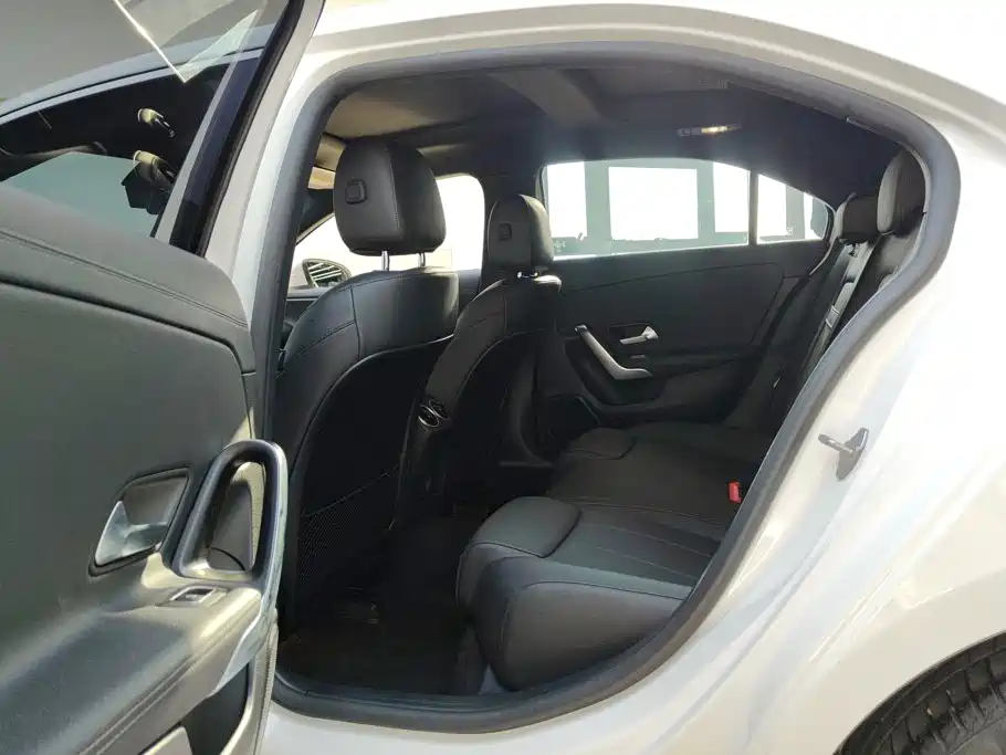 Mercedes-Benz A-Class — миниатюра 11