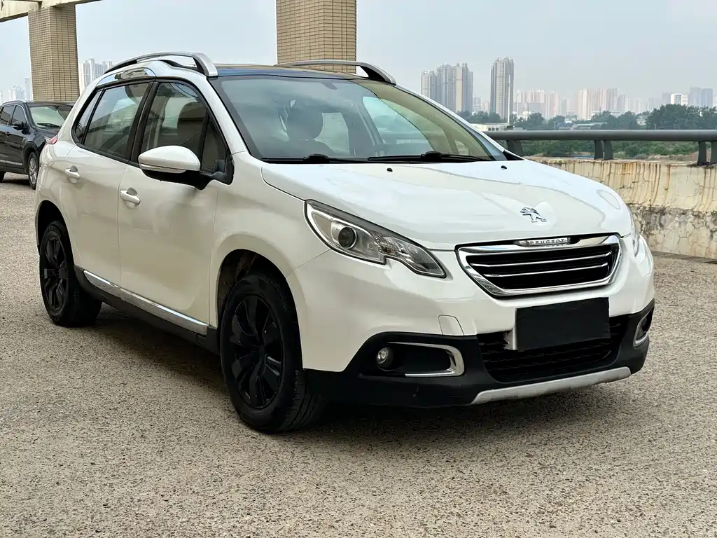Peugeot 2008 2014 1.6L MT