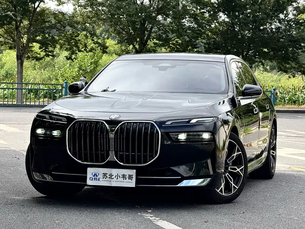 BMW 7 Series — миниатюра 2