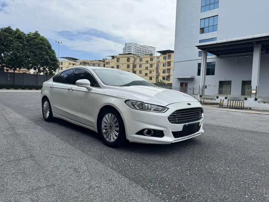 Ford Mondeo 2013 2.0L GTDi200 Luxury