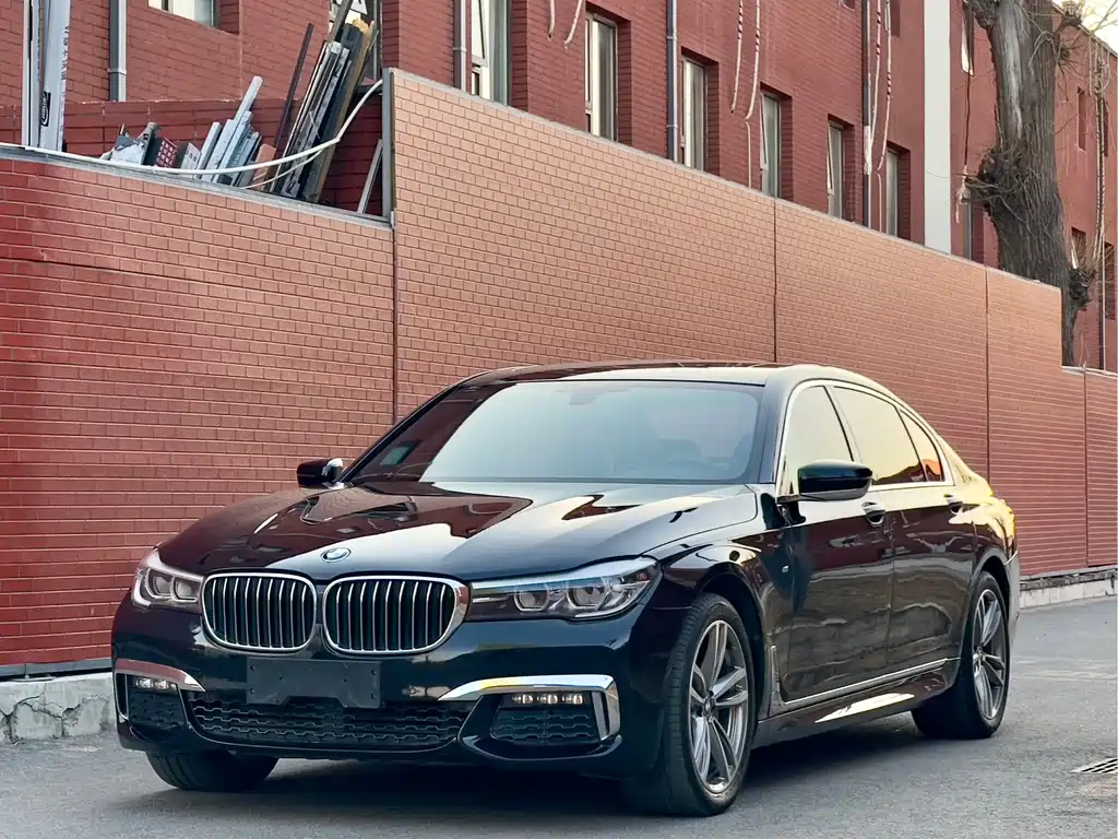 BMW 7 SERIES