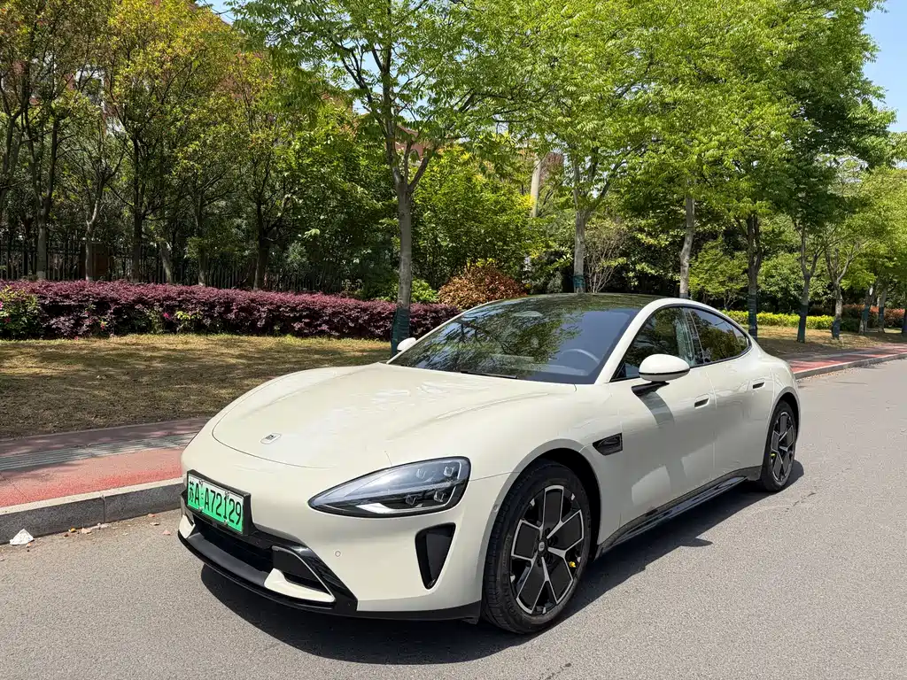 Xiaomi SU7 2024