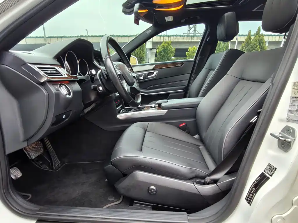Mercedes-Benz E-Class — миниатюра 13