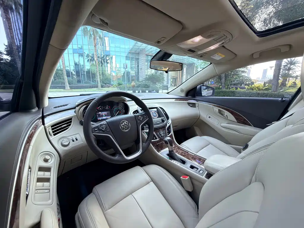 Buick LaCrosse — миниатюра 10