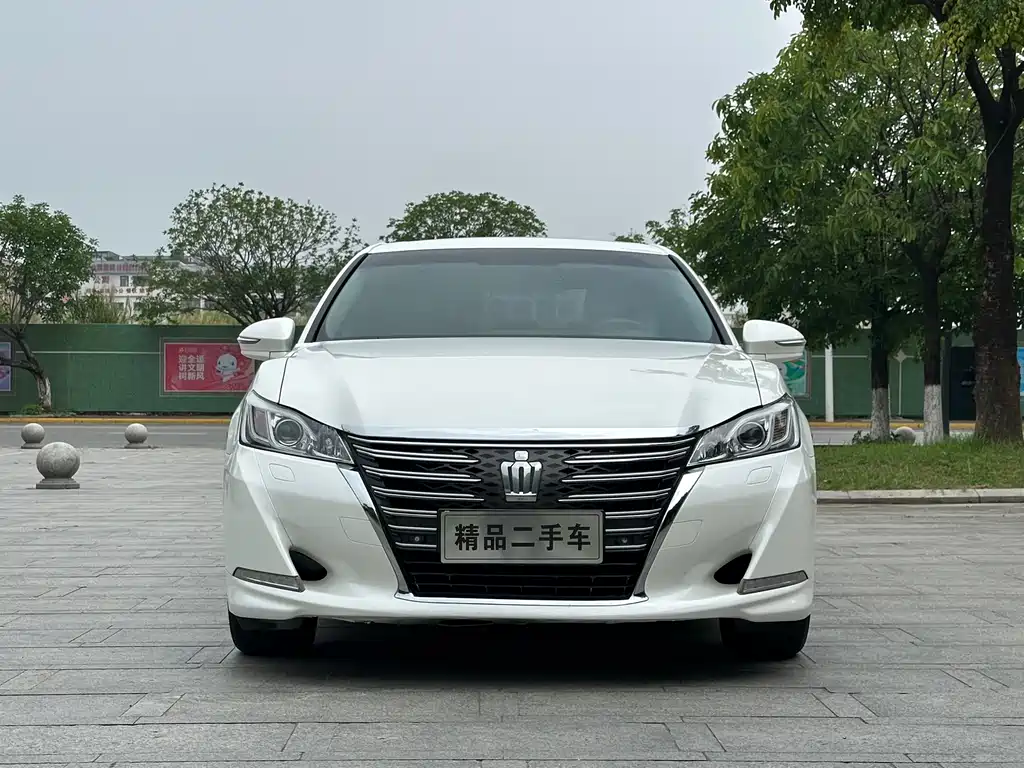 Toyota Crown 2015 2.0T Fashion