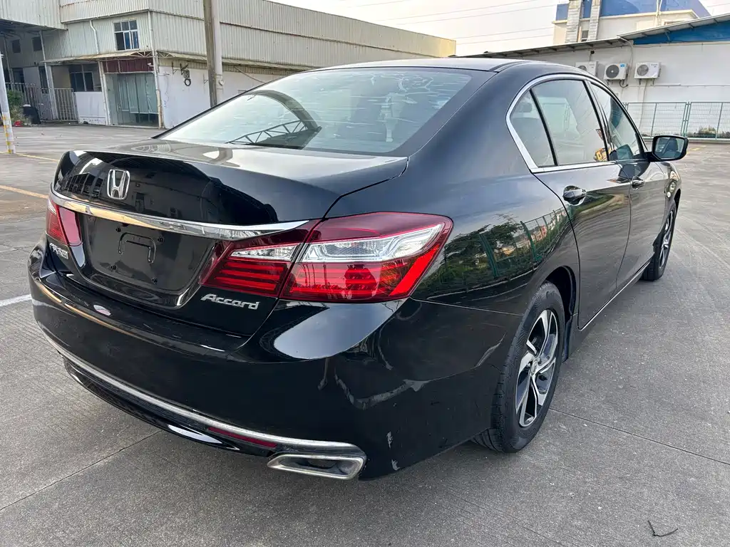 Honda Accord — миниатюра 6