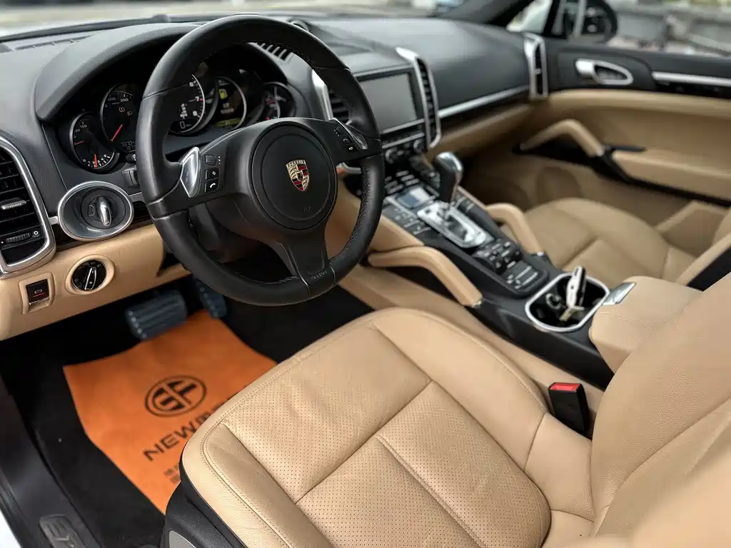 Porsche Cayenne 2014 Cayenne Platinum Edition 3.0T