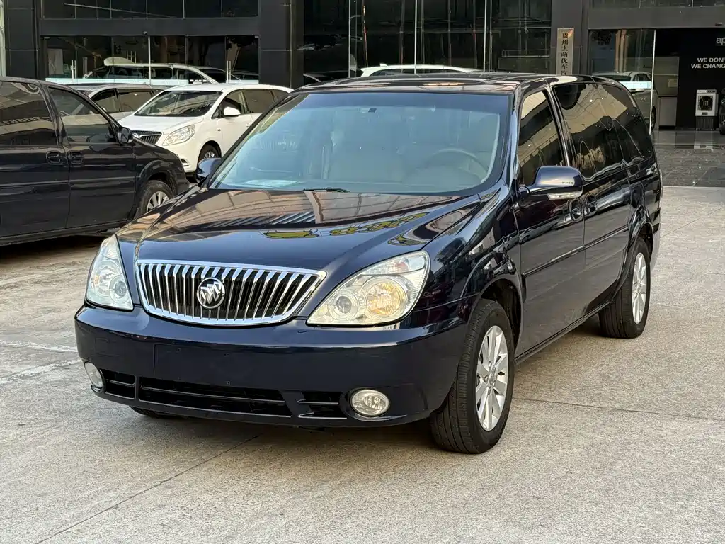 Buick GL8 — миниатюра 2