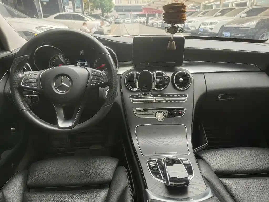 Mercedes-Benz C-Class — миниатюра 10