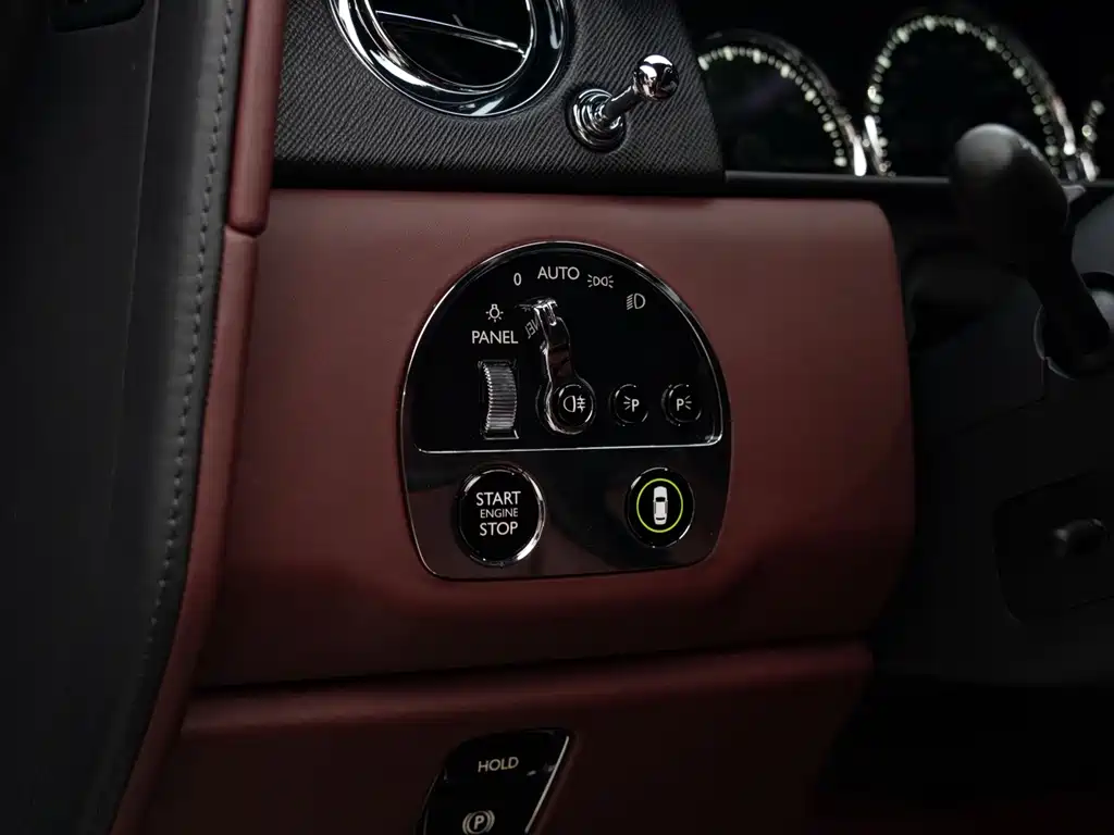 Rolls-Royce Cullinan — миниатюра 16