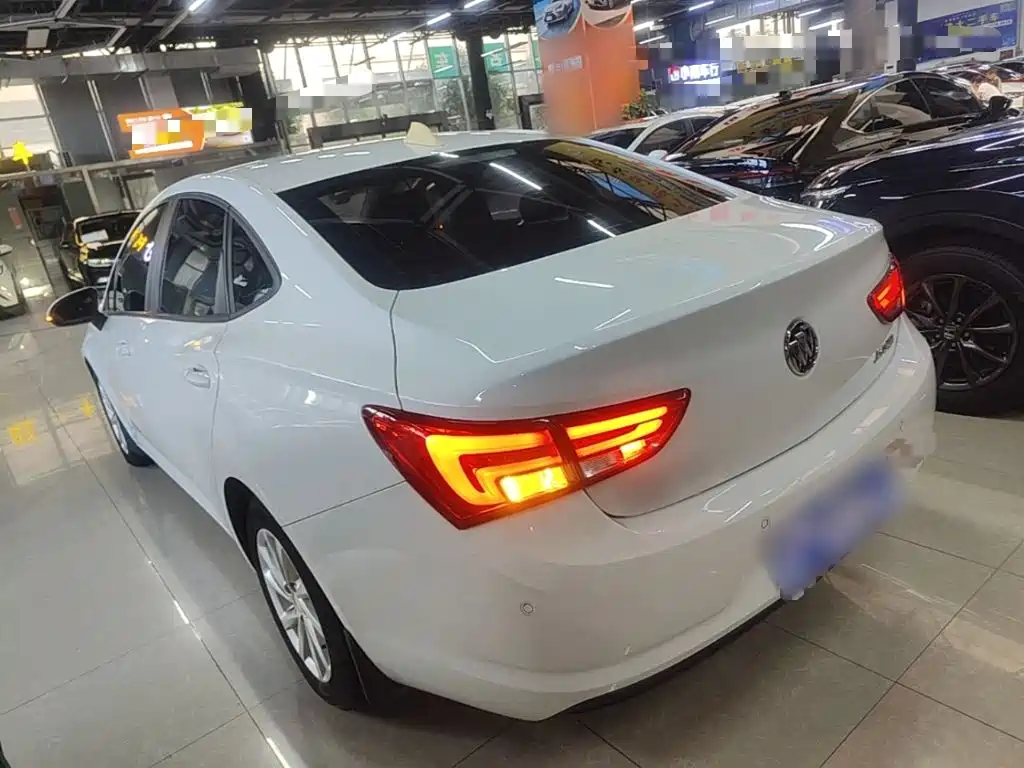 Buick Verano — миниатюра 5