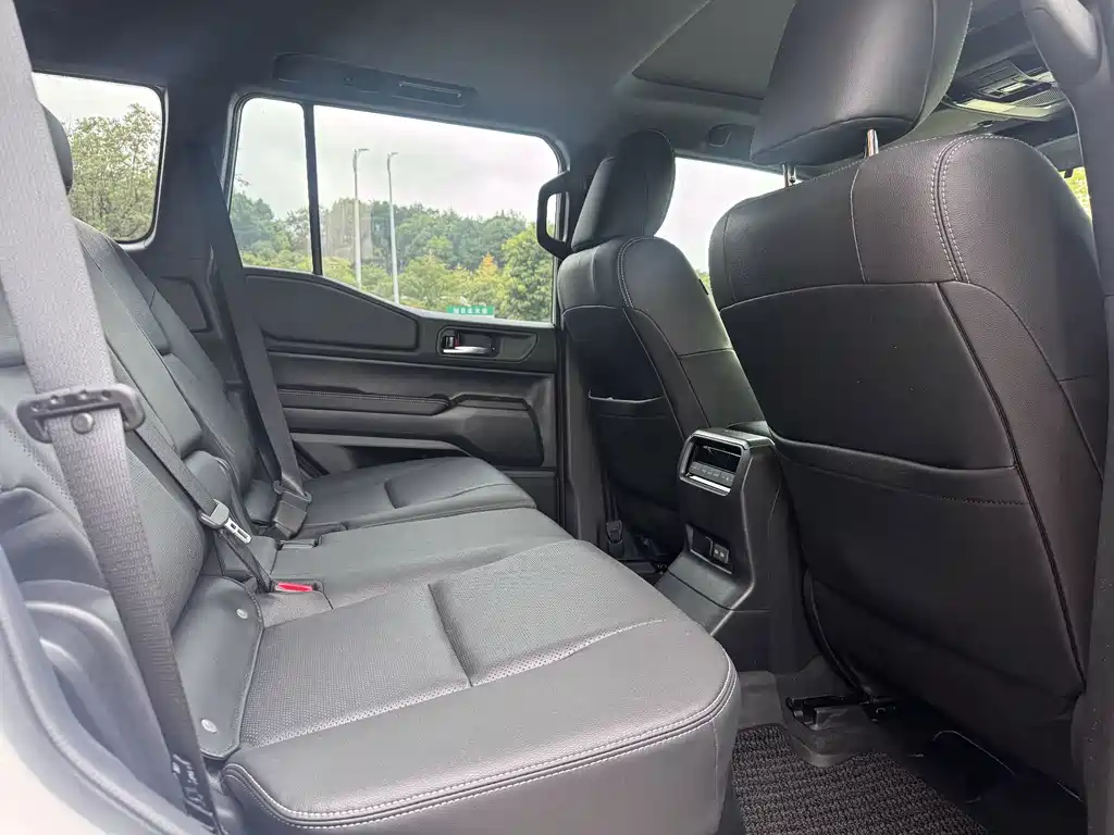 Toyota Prado — миниатюра 7