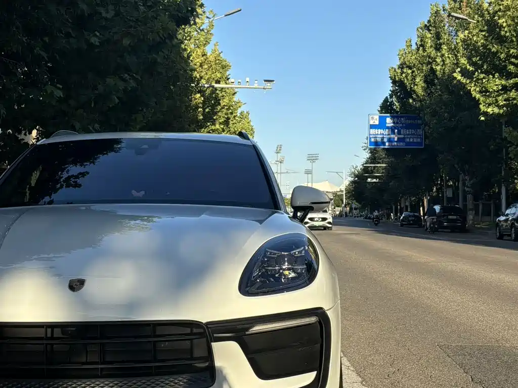 Porsche Macan — миниатюра 7