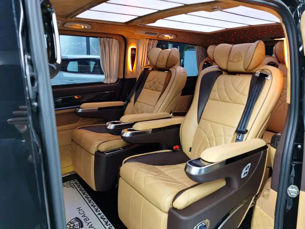 Mercedes-Benz Vito 2020 2.0T 7 мест