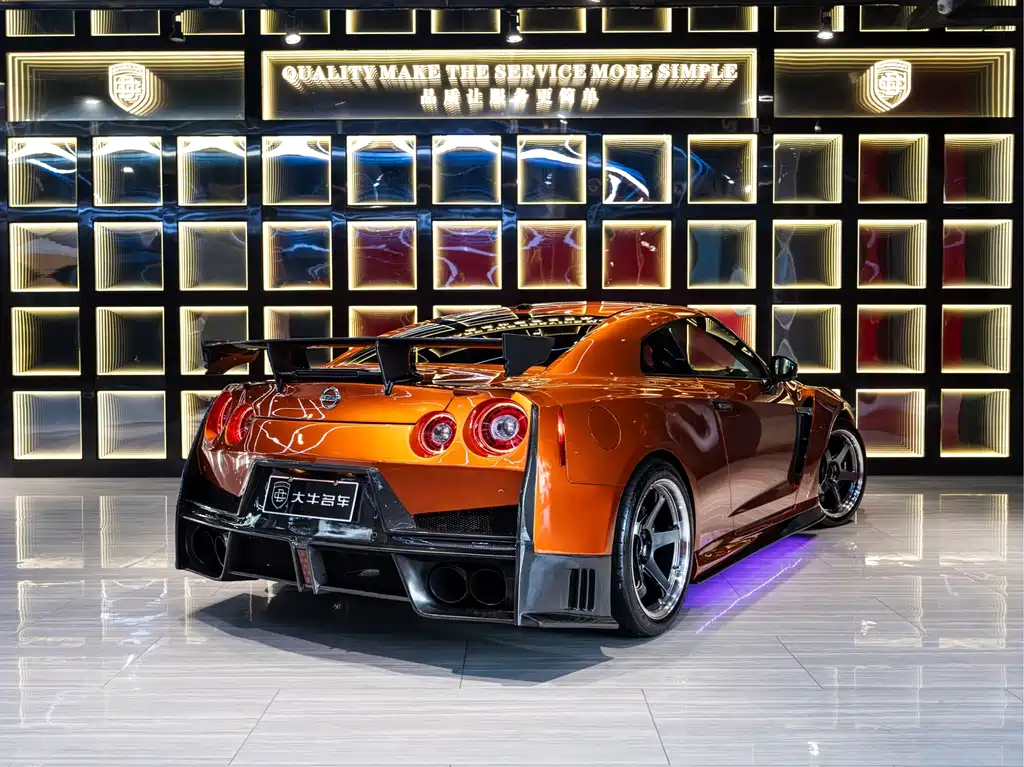 Nissan GT-R — миниатюра 6