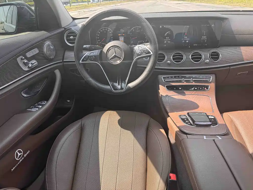 Mercedes-Benz E-Class — миниатюра 29